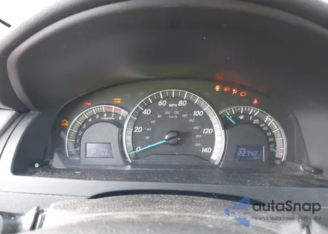 2014 Toyota Camry Se z USA, uszkodzony, nr VIN 4T1BF1FK2EU396689